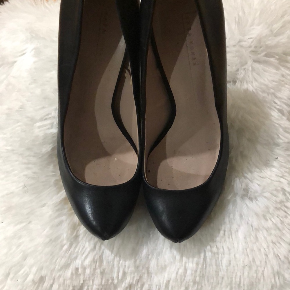 Platform black and gold pumps